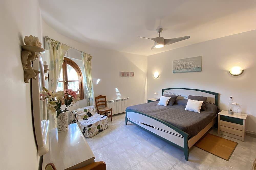 Villa independiente, magnifica vista al mar, piscina privada, Wifi in Sayalonga, Costa del Sol