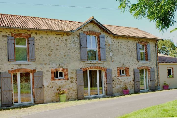 Gîte pour 8 personnes, avec jacuzzi et jardin