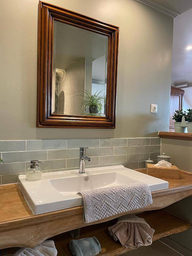 Location de vacances pour 2 personnes, avec terrasse et jardin à Arnac-la-Poste - 3