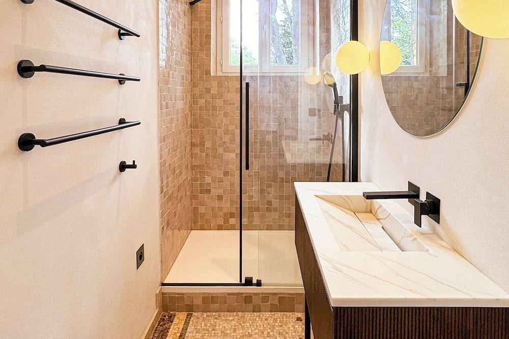 Manoir des 3 cèdres - 35 minutes paris - Swimming pool - Spa - Tennis - 23 people in Parmain, Parque natural regional del Vexin Francés