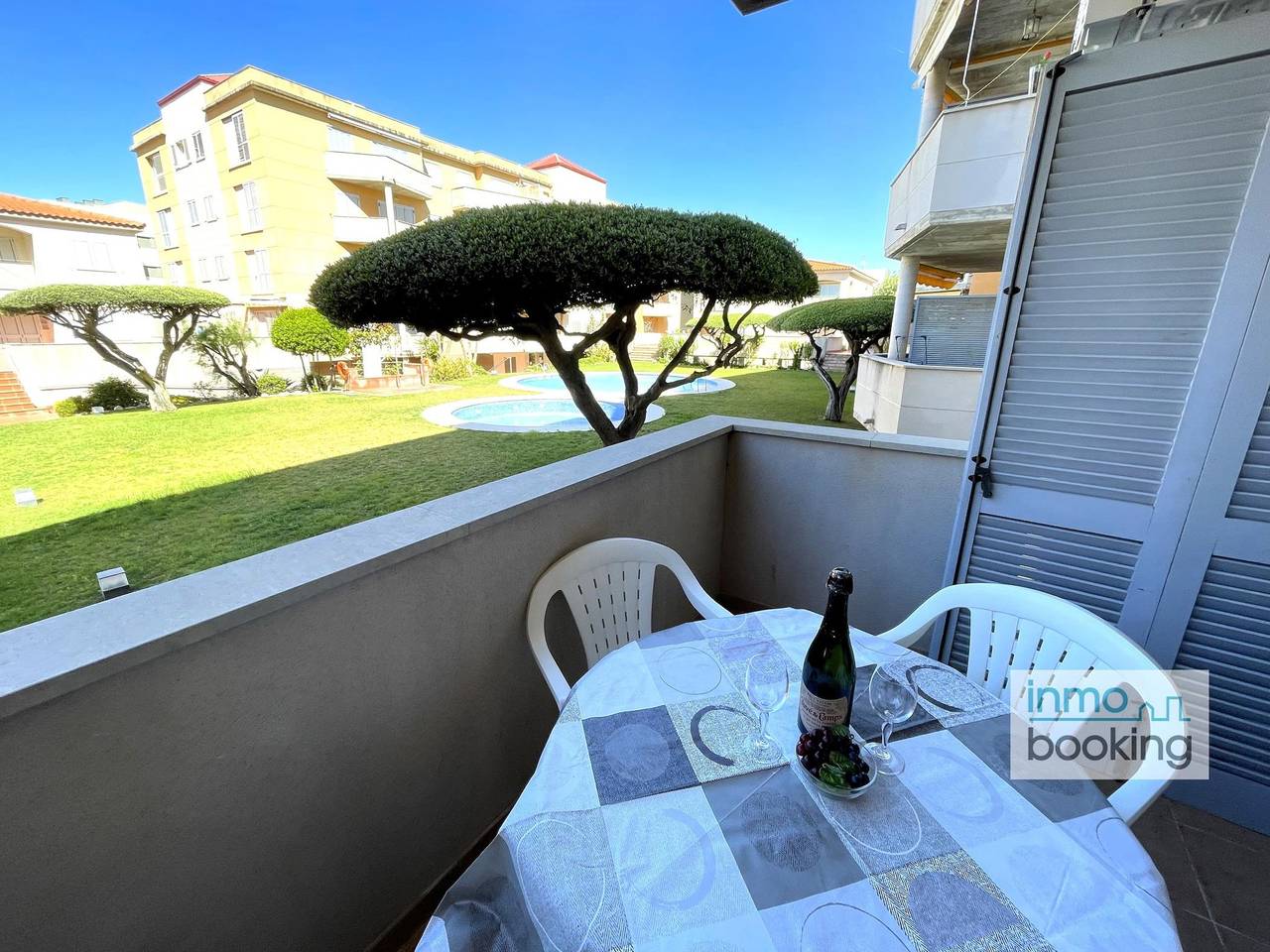 Entire holiday apartment, Sol Cambrils, heated parking and swimming pool in Cambrils, Costa Dorada