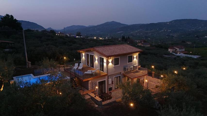 Casa vacanza per 2 persone, con Balcone e Terrazza nonché Giardino e Piscina a Misilmeri