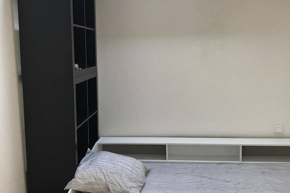 Entire apartment, Studio-Ensuite with Bath-Studio 17m2 in Villeurbanne, Rhône