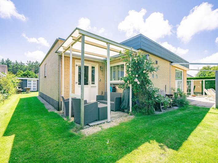Bungalow voor 6 personen, met terras, kindvriendelijk in De Koog