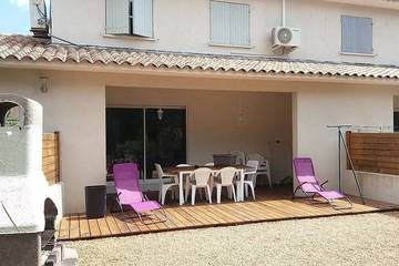 Gîte pour 6 personnes, avec terrasse et jardin, animaux acceptés dans Sainte-Lucie de Porto-Vecchio