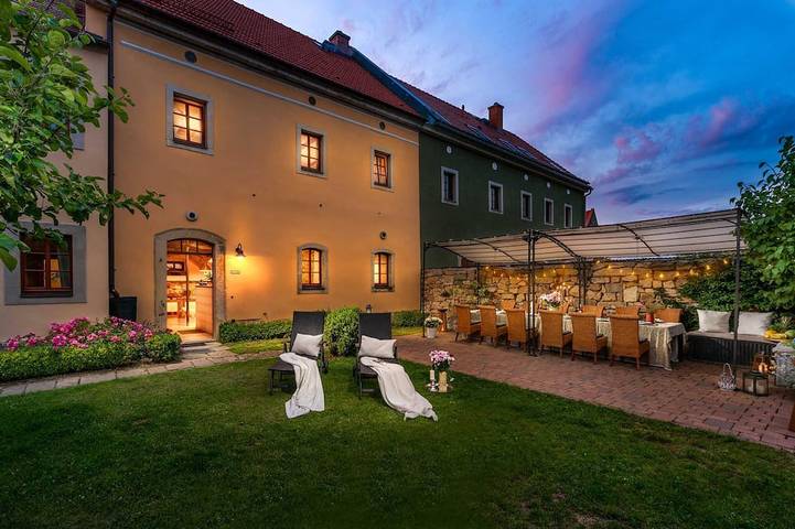 Villa für 12 Personen, mit Balkon/Terrasse und Terrasse sowie Garten in Kreischa