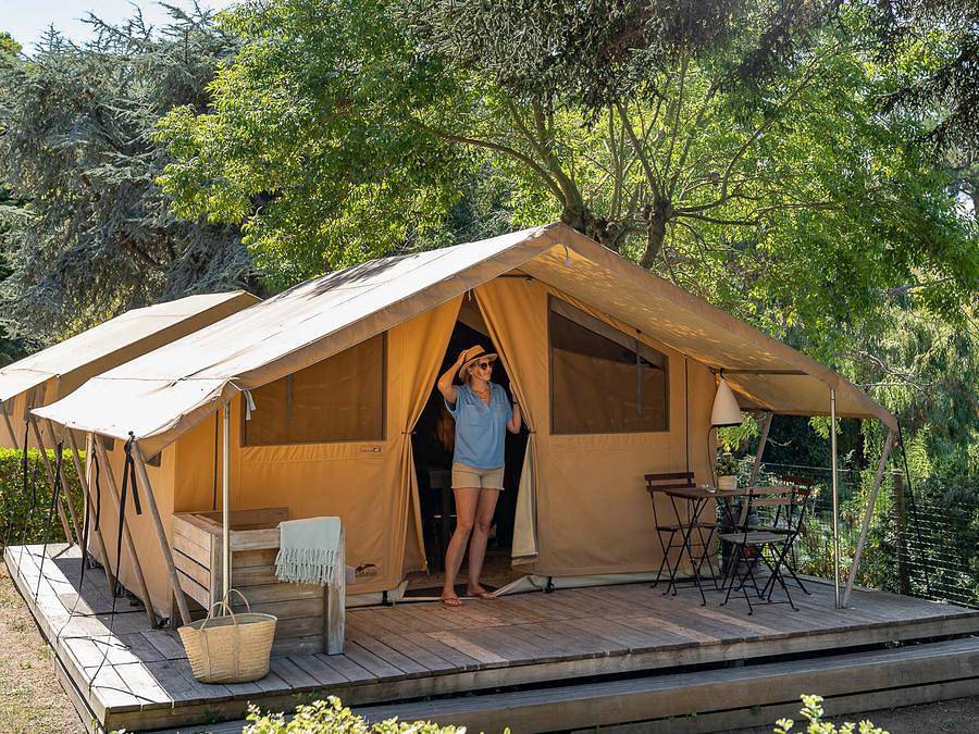 Camping Romanée - Le Châtelet  - Tente 4 personnes - Lodge Confort 2 chambres in Saint-Cast-le-Guildo, Région de Dinan