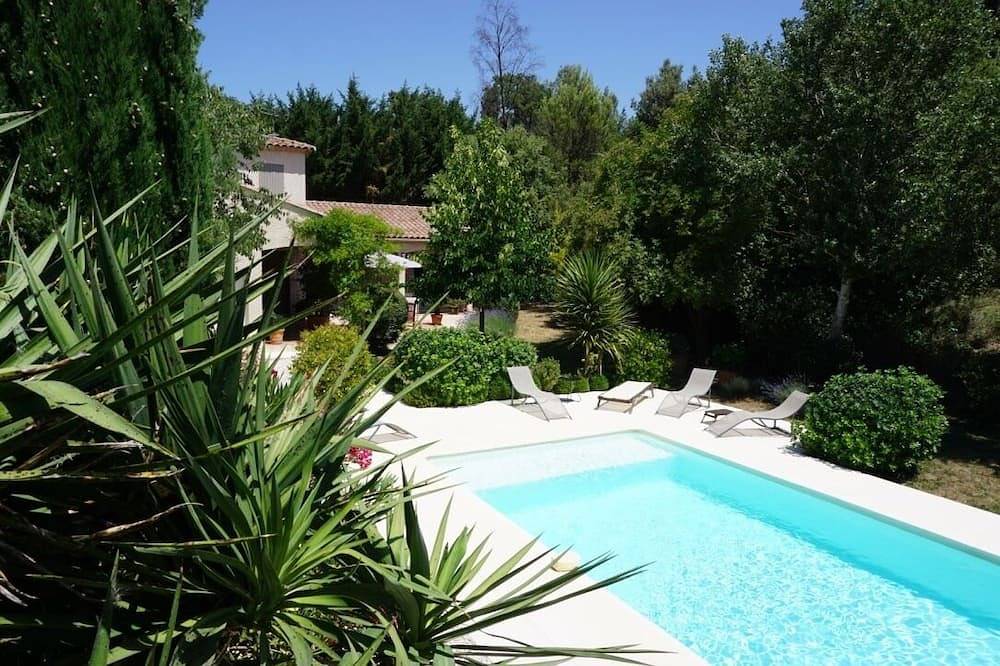 Villa De Charme Dans Un Ecrin De Verdure in Saint-Savournin, Mediterranean Coast (France)