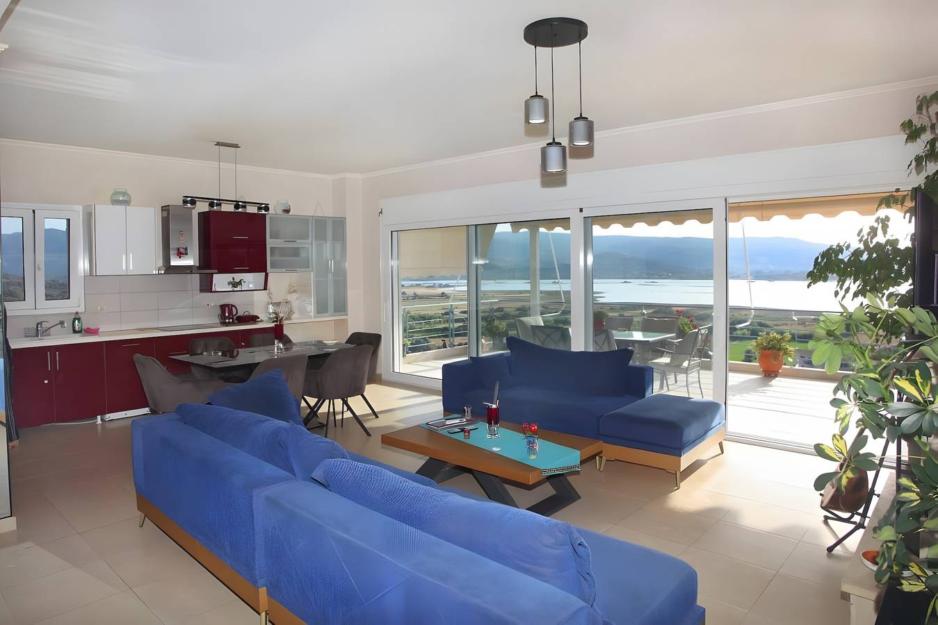 Appartement 'Aris' met Uitzicht op Zee, Wi-Fi en Airconditioning in Peratia, Regio Etolia-Akarnania