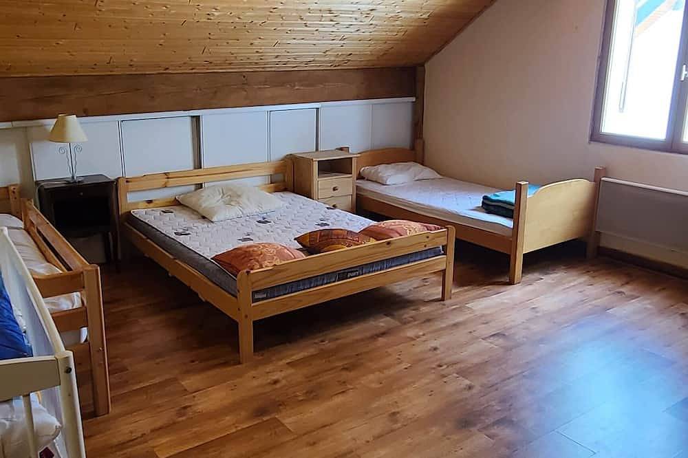 Beautiful house in the National Park des Ecrins. Ideal Setting for Families in Chantelouve, Parc national des Écrins