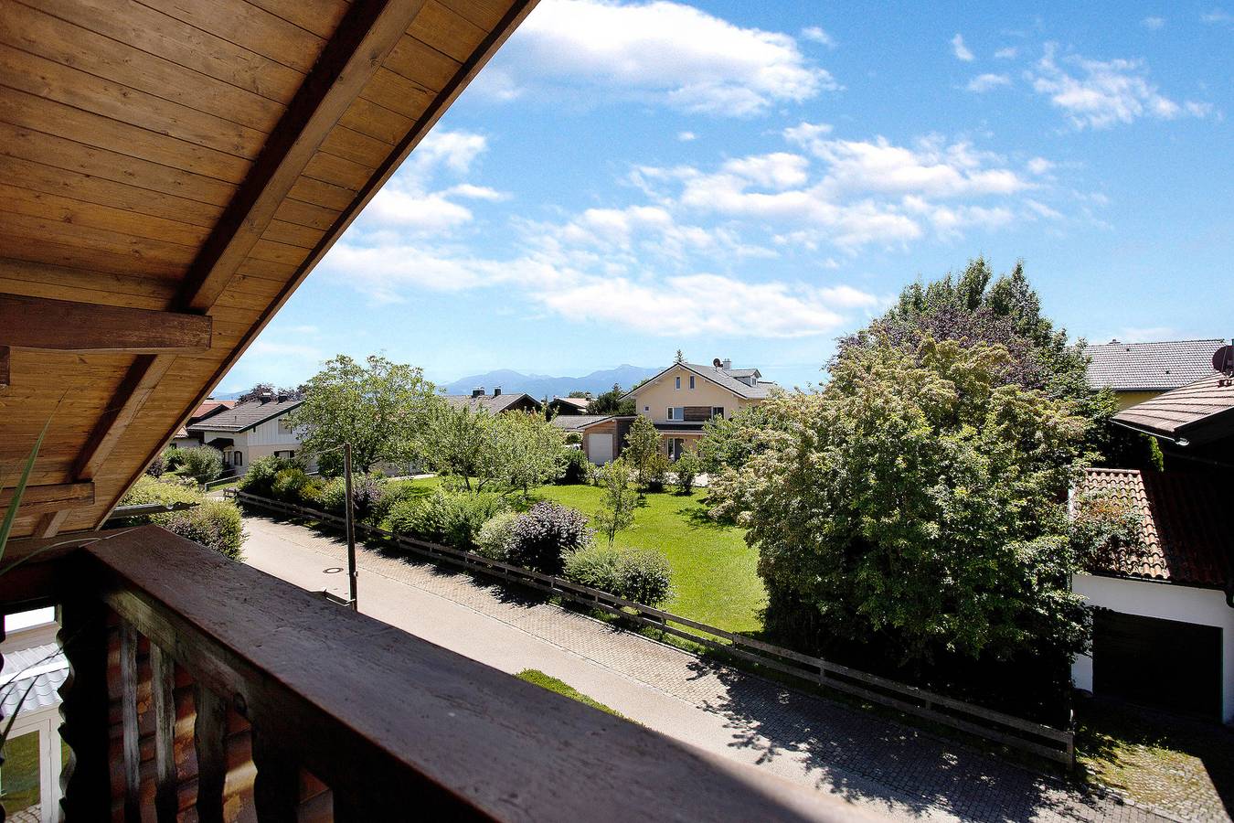 Ganze Wohnung, 'Josys Ferienwohnung' mit Bergblick, Balkonen und Wlan in Gstadt am Chiemsee, Chiemsee