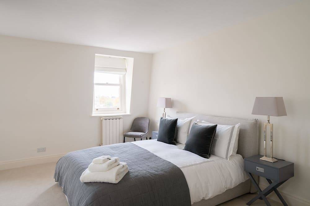 Entire apartment, Luxurious Knightsbridge Single Floor Penthouse + 4 Bedrooms + Large Roof Patio in Kensington and Chelsea, London