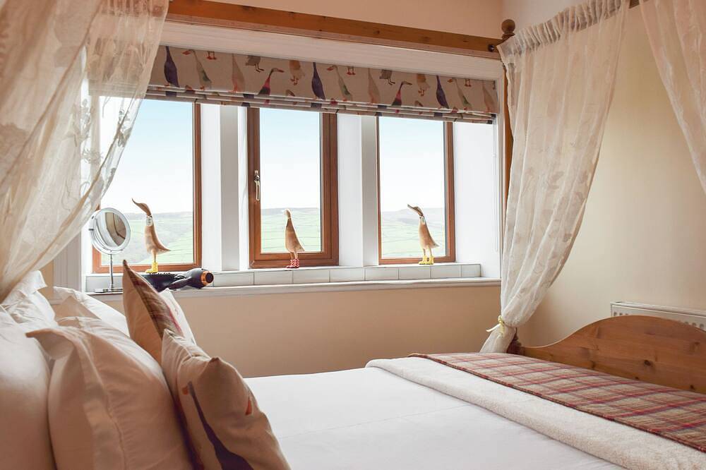 4 bedroom accommodation in Holmfirth in West Yorkshire