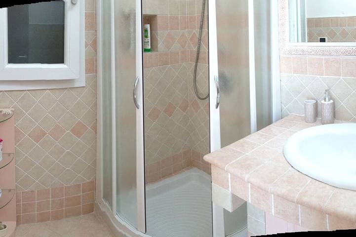 Appartement entier, Cozy Apartment with a Large Terrace Overlooking the Sea in Italie