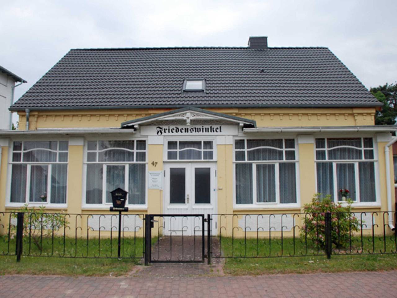 Ganze Ferienwohnung, Ferienwohnungen im Haus Friedenswinkel - 02 Ferienwohnung Backbord  mit Terrasse in Klein Zicker, Mönchgut