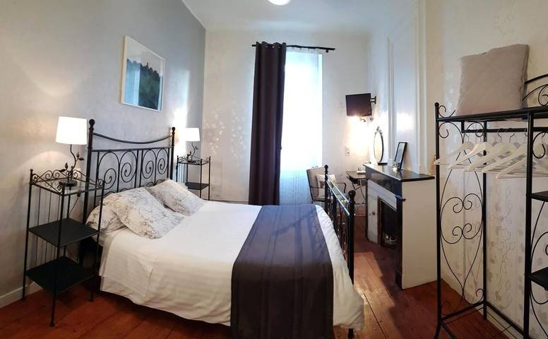 Chambre d’hôte pour 2 personnes, avec sauna et jardin ainsi que terrasse et jacuzzi