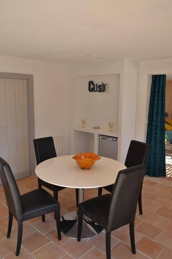 Appartement entier, One-Bedroom Apartment in Albiac, Parc Naturel Régional des Causses du Quercy