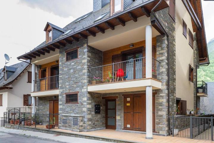 Gîte pour 5 personnes, avec vue et terrasse à Bossòst - 2