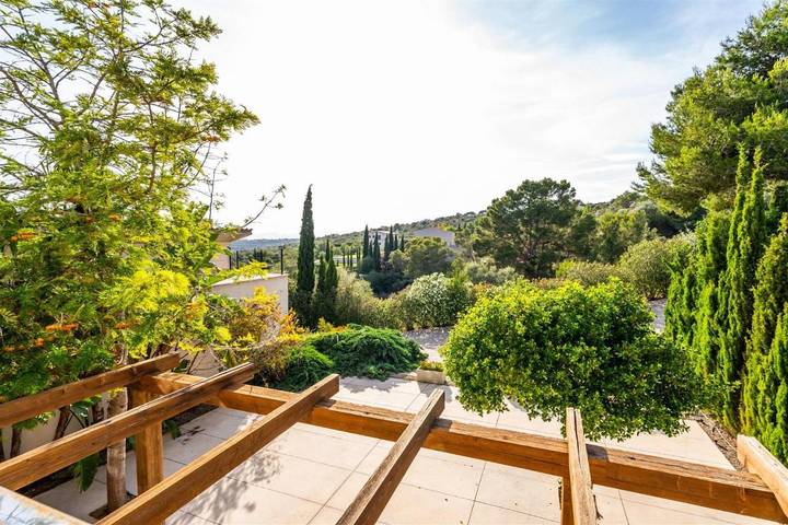 Villa für 10 Personen, mit Balkon und Whirlpool sowie Terrasse und Garten in Palma - 2
