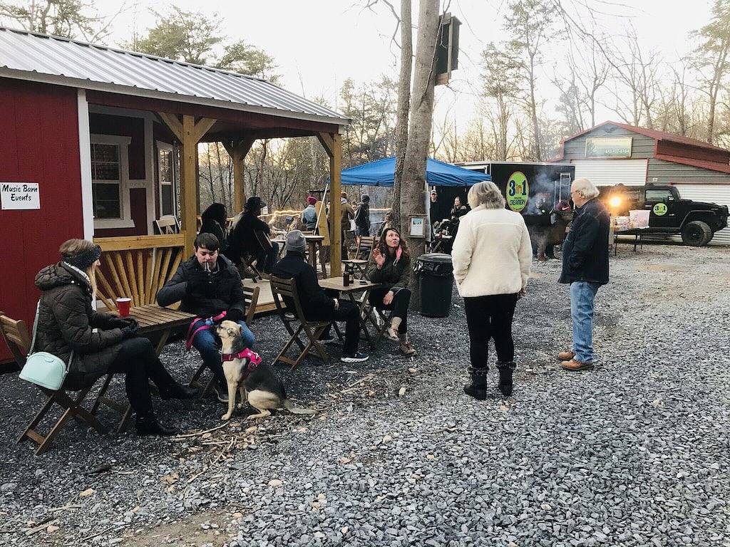 Gemütliche Hütte versteckt auf der Bergseite, tierfreundlich, Whirlpool, schöne Aussicht in Cocke County