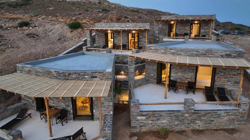 Ferienhaus für 2 Personen, mit Ausblick und Garten sowie Terrasse in Karystos