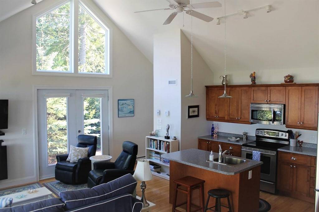 Romantic Waterfront Cottage w/ Private Beach & Fire Pit in Hancock County