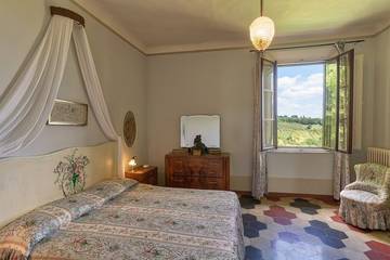 Villa for 13 Guests in Siena, Siena Province, Picture 4