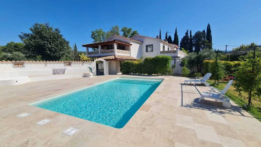 Villa voor 4 personen, met terras en zwembad - 1
