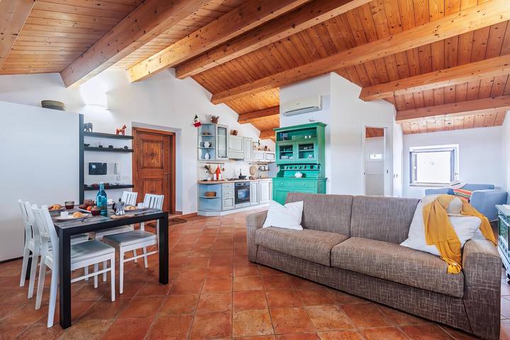 Ferienwohnung für 3 Personen, mit Balkon und Kinderpool auf La Maddalena