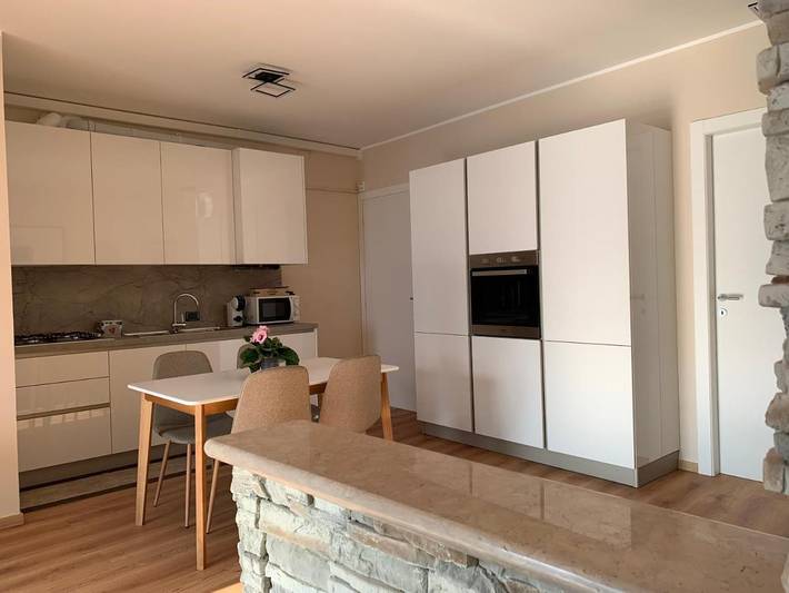 Gîte pour 7 personnes, avec vue ainsi que vue sur le lac et balcon à Lovere - 4