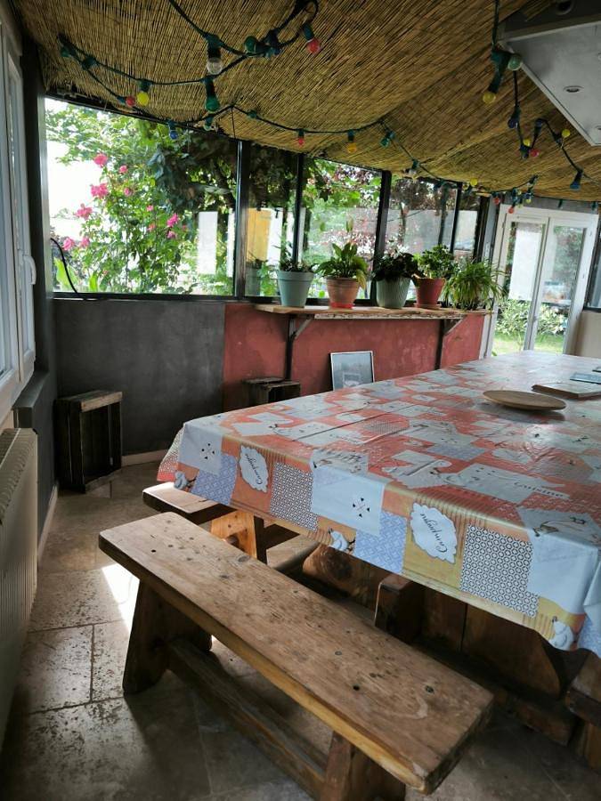 Gîte pour 7 personnes, avec jardin, animaux acceptés à Monthodon