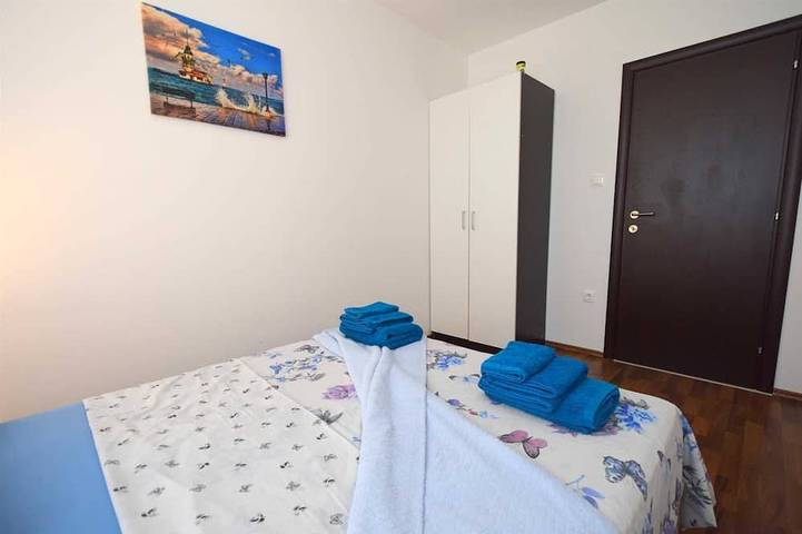 Ganze Wohnung, Ferienwohnung Gem mit Balkon in Malinska-Dubašnica, Krk