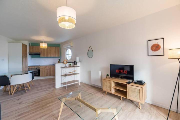 Gîte pour 4 personnes, avec jardin et terrasse à Ploumagoar - 3