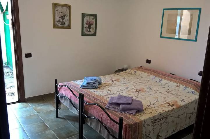 Villa Gilda, Indipendent house, swimming pool and big garden private in Pula Cagliari, Pula e dintorni