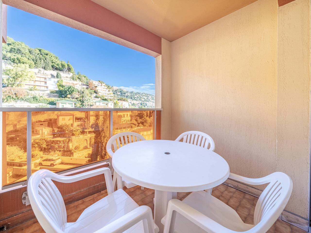 Studio entier, Studio 4 pers avec Wi-Fi, aperçu mer in Roquebrune-Cap-Martin, Côte méditerranéenne (France)