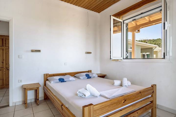 Entire studio, Studio Apartment 'Lefkothea' with Sea View, Wi-Fi, and Air Conditioning in Frini, Lefkada City