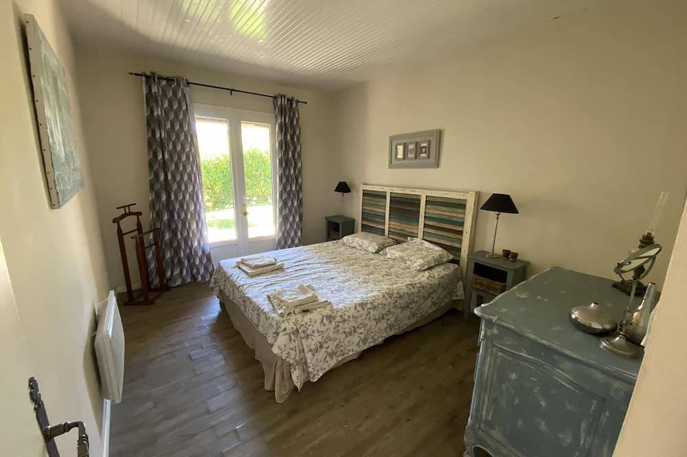 Villa Avec Piscine Jardin Et Parking Privatifs (4 Etoiles) in Mandelieu-la-Napoule, Massif de l'Esterel