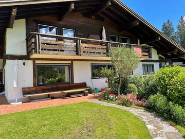 Ferienhaus für 9 Personen, mit Balkon und Garten im Kleinwalsertal