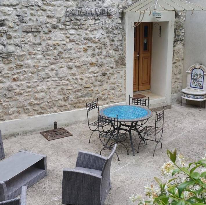 Gîte pour 4 personnes, avec terrasse et piscine à Montpezat (Languedoc-Roussillon)