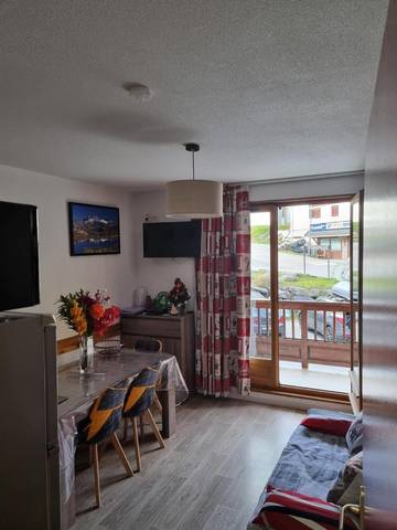 Gîte pour 6 personnes, avec balcon ainsi que piscine et vue dans Col De La Croix De Fer