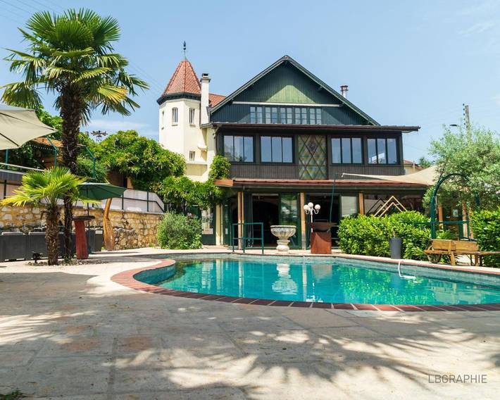Chambre d’hôte pour 4 personnes, avec vue ainsi que piscine et jardin