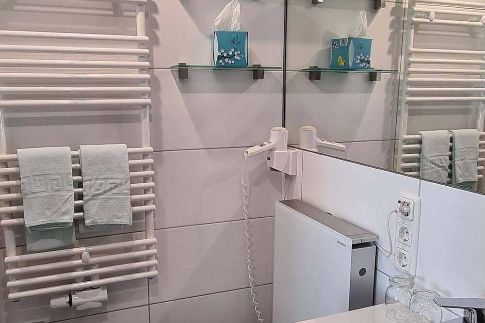 Gibbert-Pohl, Pension-Weingut - Doppelzimmer Dusche/Wc, teilweise Balkon in Briedel, Traben-Trarbach und Umbegung