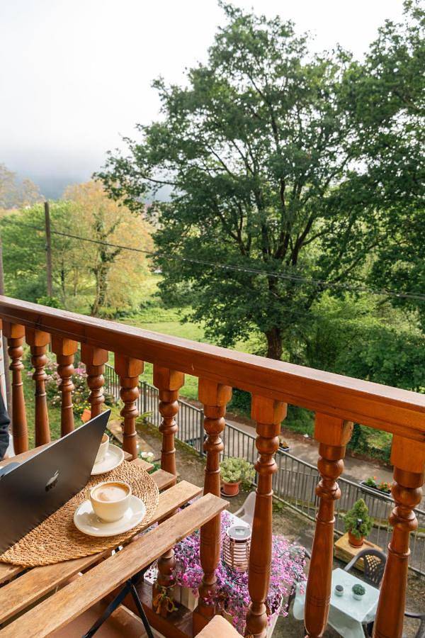 Hotel para 2 personas, con balcón además de jardín y vistas en Parres - 3