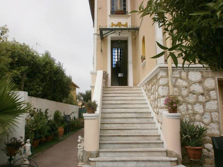 Chambre d’hôte pour 2 personnes, avec vue et jardin, animaux acceptés à Nice - 3