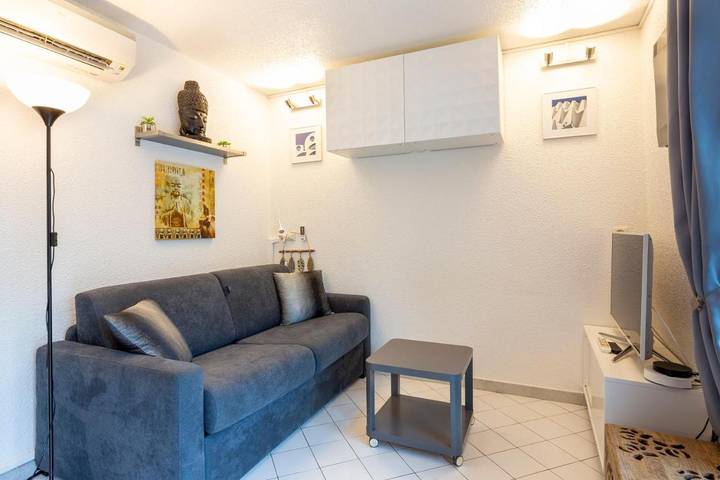 Gîte pour 4 personnes, avec terrasse et piscine dans Port Gregau - 2