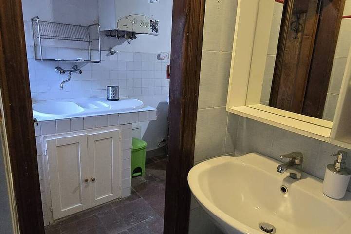 Typical apartment with terrace in the main square of Greve in Chianti + A/C in Greve In Chianti, Chianti