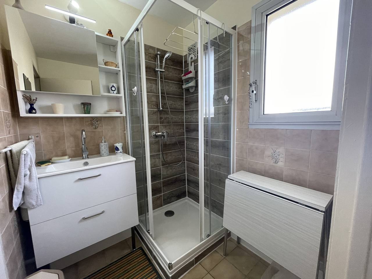 Entire apartment, Royan: T2 apartment near beach with parking in Royan, Côte de Beauté