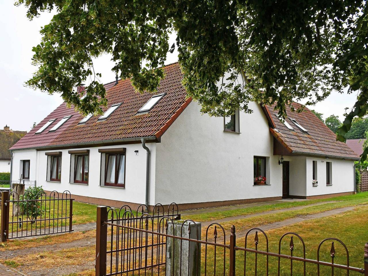Ganze Ferienwohnung, Ferienwohnung mit Sitzecke im Garten am Bodden in Ralswiek - Ferienwohnung mit Sitzecke im Garten  am Bodden in Ralswiek in Ralswiek, Bergen auf Rügen und Umgebung