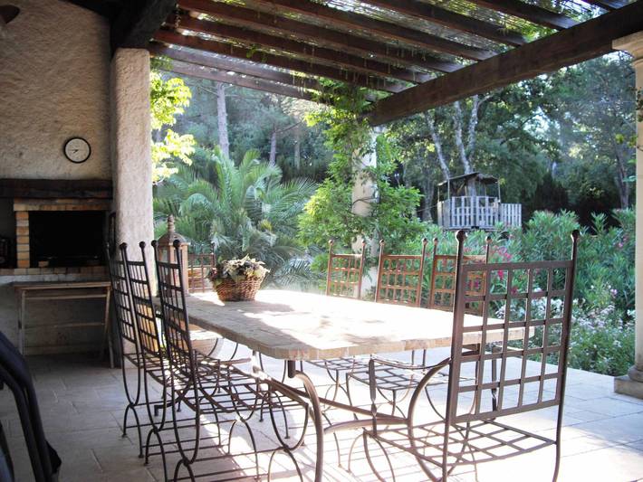 Gîte pour 8 personnes, avec piscine à Bagnols-en-Forêt - 2