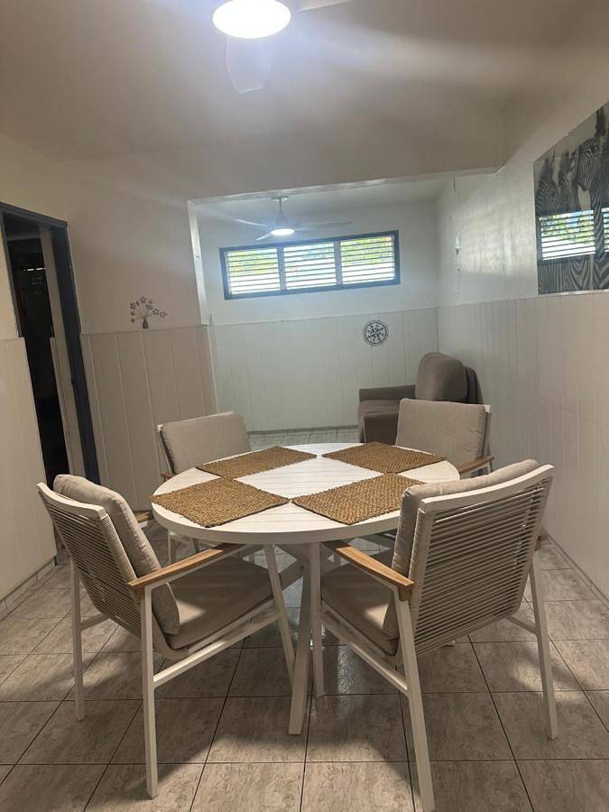 Location de vacances pour 4 personnes, avec jardin et jacuzzi dans Anse de Tartane - 3